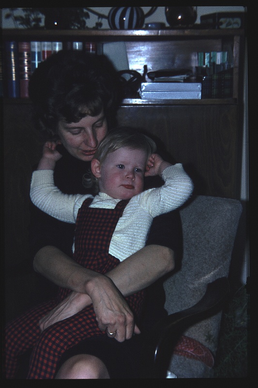 06.Regensburg mrt 1965 Mama,Marion.JPG